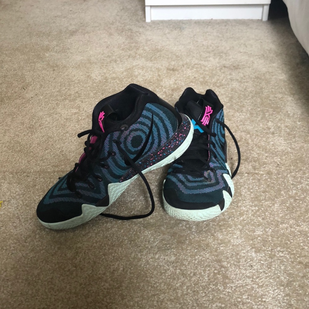 Kyrie 4